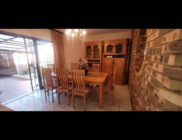 4 BEDROOM HOUSE FOR SALE IN MEYERSDAL